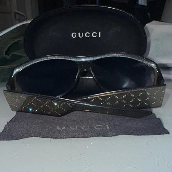Gucci Sunglasses - Picture 4 of 4
